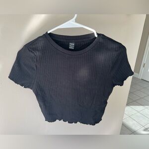 Cropped black shirt size S in womans